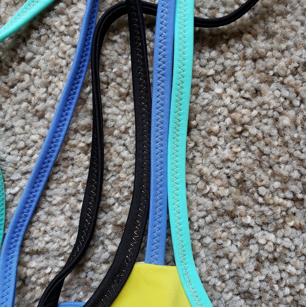 Victoria's Secret Strappy Cross -back Swim Top - Picture 4 of 4